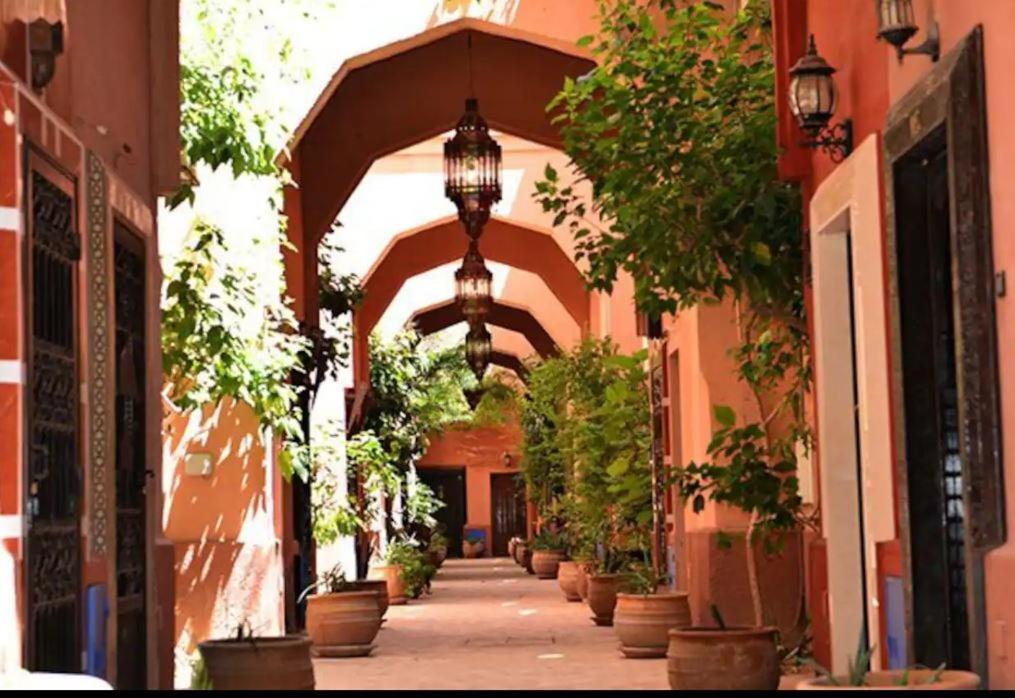 Quarya Assiyahia - Riad Camilia- Maison Entiere Avec Piscine Marrakesch Exterior foto