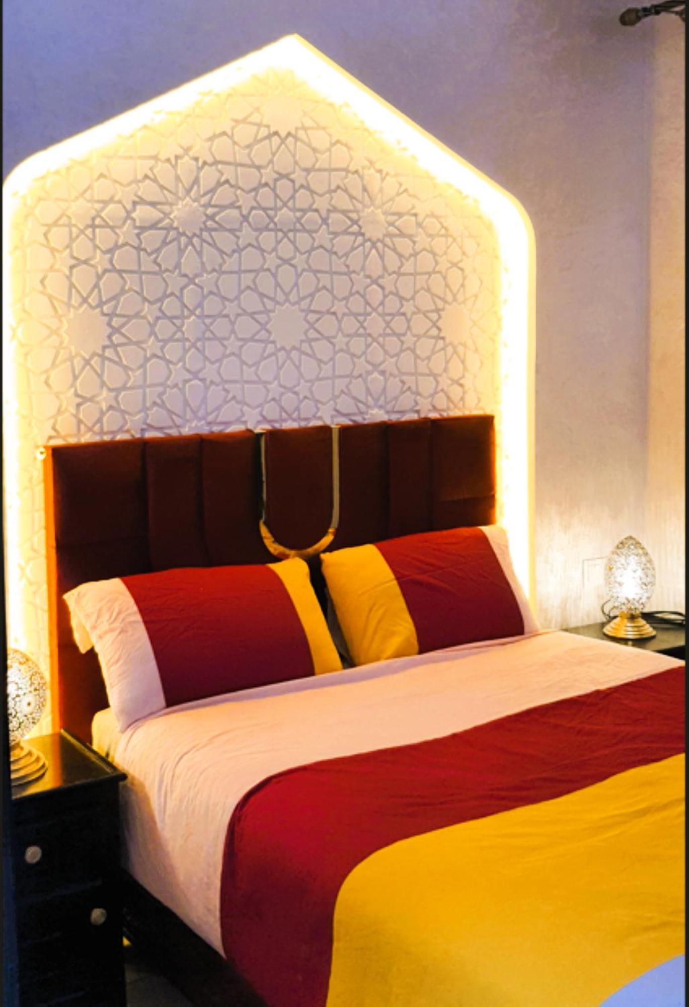 Quarya Assiyahia - Riad Camilia- Maison Entiere Avec Piscine Marrakesch Exterior foto
